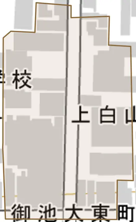 上白山町とその周辺の地図。町の範囲を重ねている