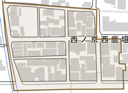 西ノ京西鹿垣町とその周辺の地図。町の範囲を重ねている
