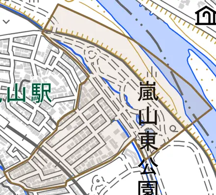 嵐山樋ノ上町とその周辺の地図。町の範囲を重ねている