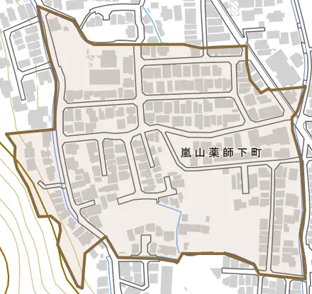 嵐山薬師下町とその周辺の地図。町の範囲を重ねている