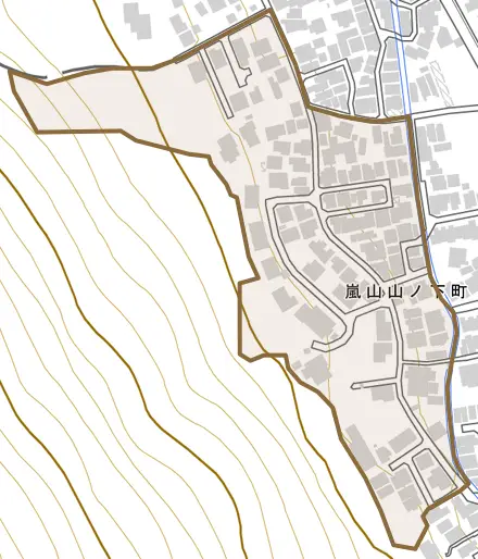 嵐山山ノ下町とその周辺の地図。町の範囲を重ねている