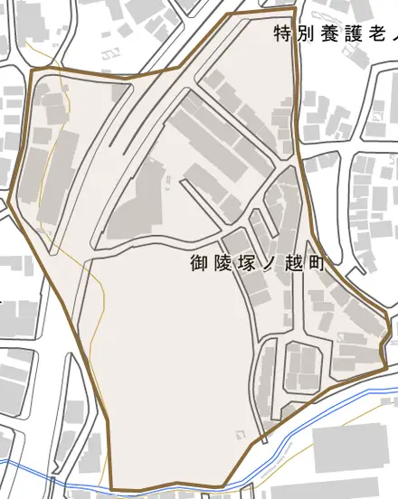 御陵塚ノ越町とその周辺の地図。町の範囲を重ねている