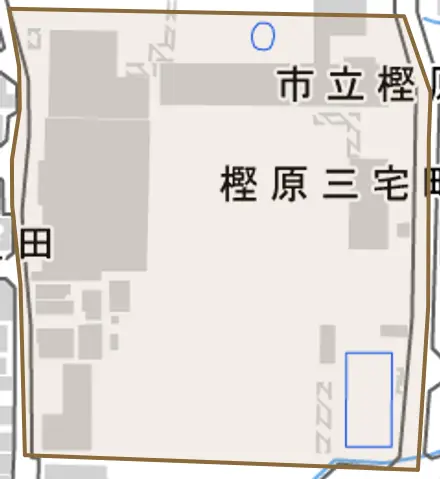 樫原三宅町とその周辺の地図。町の範囲を重ねている