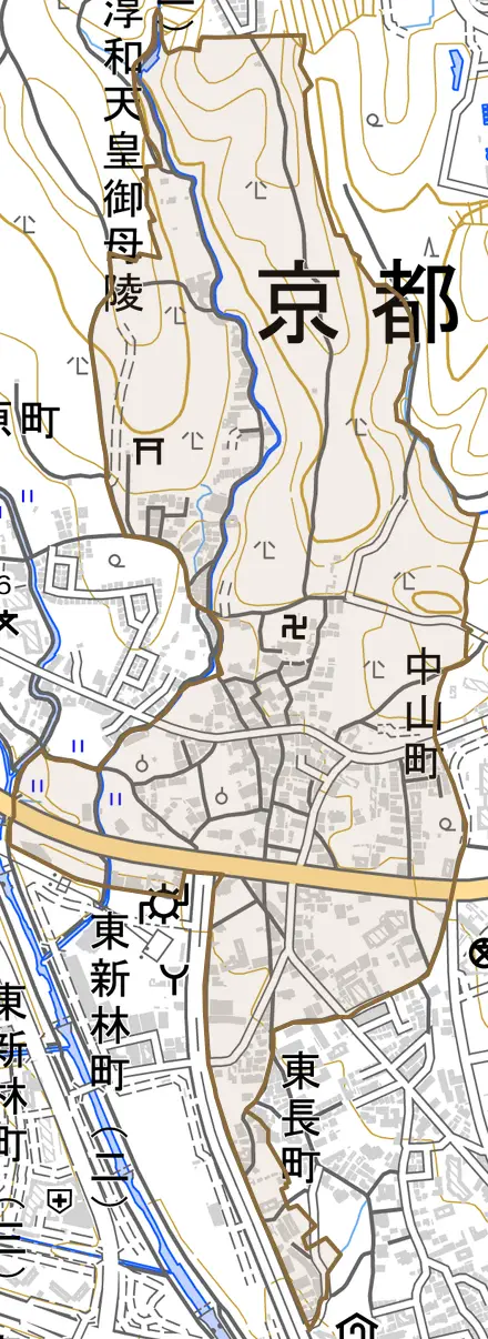 大枝中山町とその周辺の地図。町の範囲を重ねている