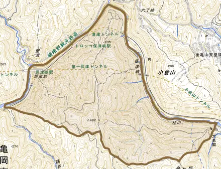 嵐山北松尾山とその周辺の地図。町の範囲を重ねている