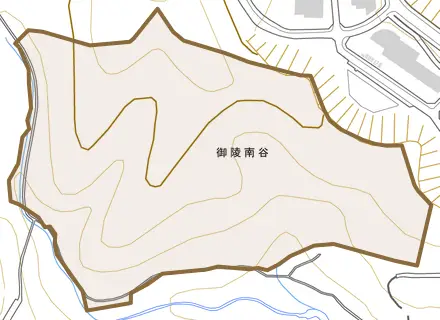 御陵南谷とその周辺の地図。町の範囲を重ねている