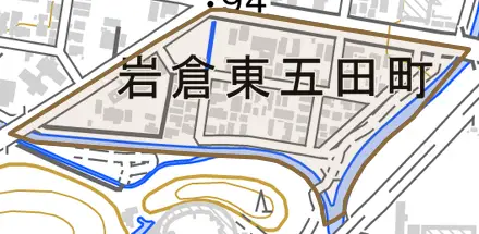岩倉東五田町とその周辺の地図。町の範囲を重ねている