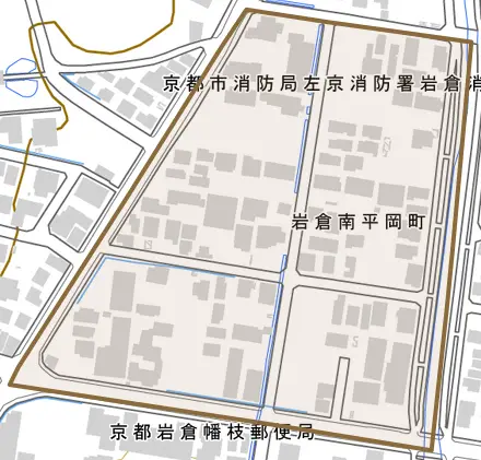 岩倉南平岡町とその周辺の地図。町の範囲を重ねている