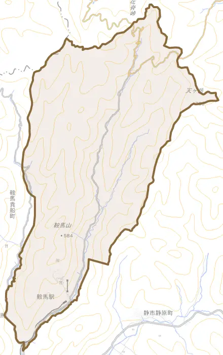 鞍馬本町とその周辺の地図。町の範囲を重ねている
