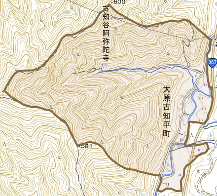 大原古知平町とその周辺の地図。町の範囲を重ねている