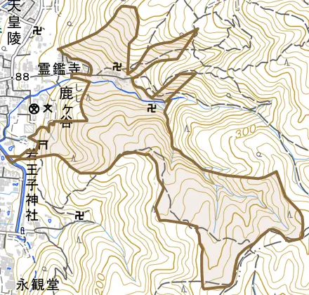 鹿ケ谷徳善谷町とその周辺の地図。町の範囲を重ねている
