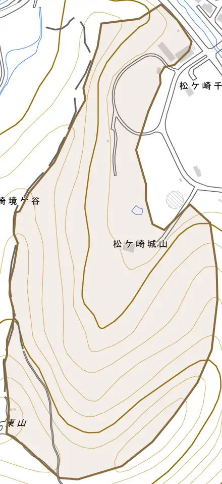松ケ崎城山とその周辺の地図。町の範囲を重ねている