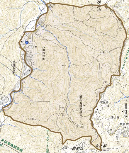 八瀬秋元町とその周辺の地図。町の範囲を重ねている