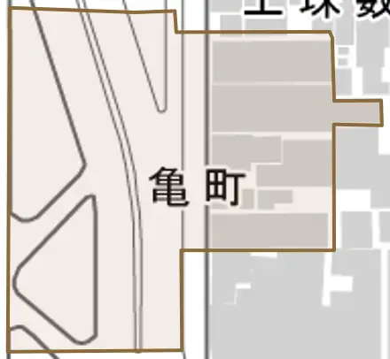 亀町とその周辺の地図。町の範囲を重ねている