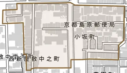 小坂町とその周辺の地図。町の範囲を重ねている