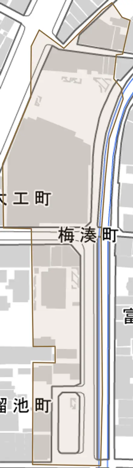 梅湊町とその周辺の地図。町の範囲を重ねている