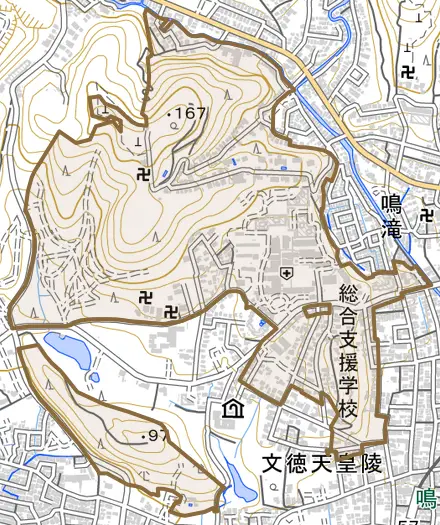 鳴滝音戸山町とその周辺の地図。町の範囲を重ねている