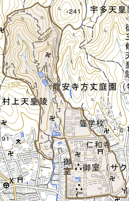 御室大内とその周辺の地図。町の範囲を重ねている