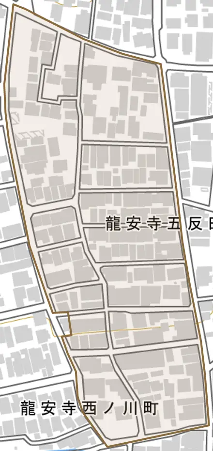龍安寺五反田町とその周辺の地図。町の範囲を重ねている