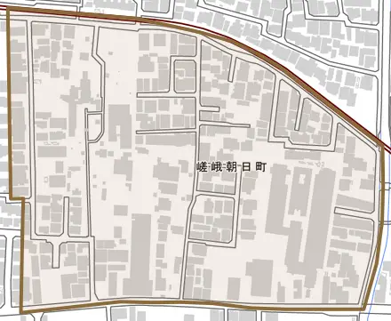 嵯峨朝日町とその周辺の地図。町の範囲を重ねている