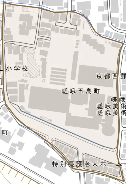 嵯峨五島町とその周辺の地図。町の範囲を重ねている