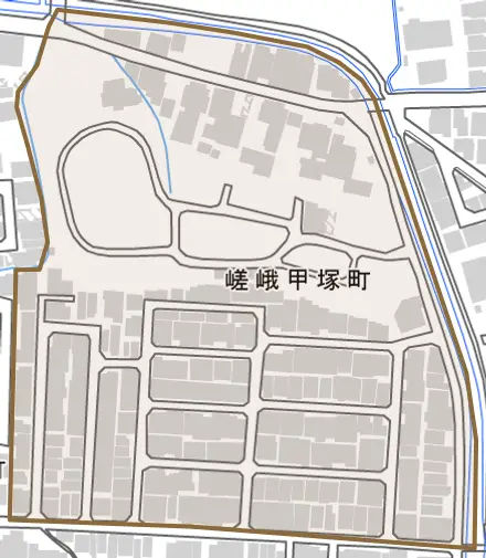 嵯峨甲塚町とその周辺の地図。町の範囲を重ねている