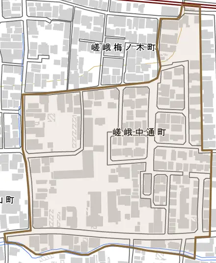 嵯峨中通町とその周辺の地図。町の範囲を重ねている