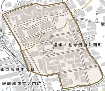 嵯峨大覚寺門前井頭町とその周辺の地図。町の範囲を重ねている