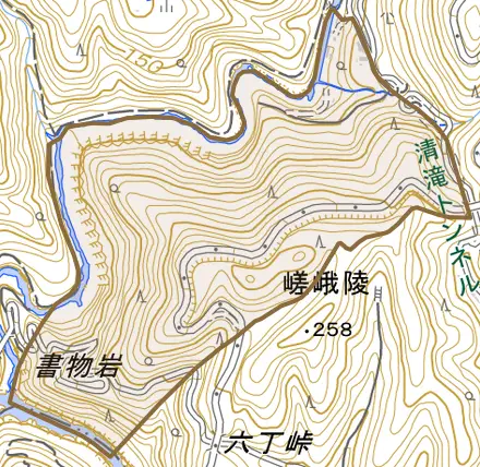 嵯峨清滝深谷町とその周辺の地図。町の範囲を重ねている