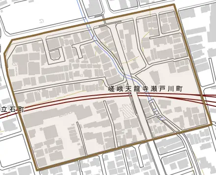 嵯峨天龍寺瀬戸川町とその周辺の地図。町の範囲を重ねている