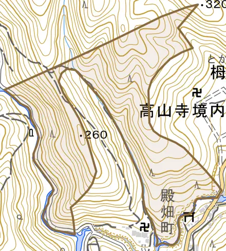 梅ケ畑谷山とその周辺の地図。町の範囲を重ねている