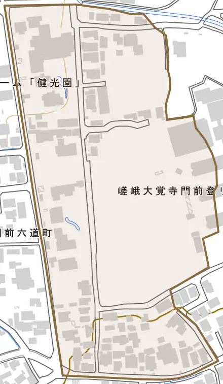 嵯峨大覚寺門前登リ町とその周辺の地図。町の範囲を重ねている