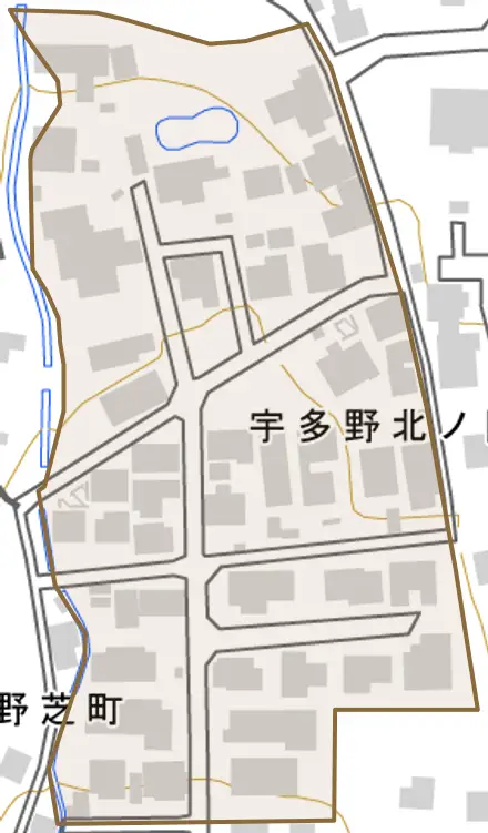 宇多野北ノ院町とその周辺の地図。町の範囲を重ねている