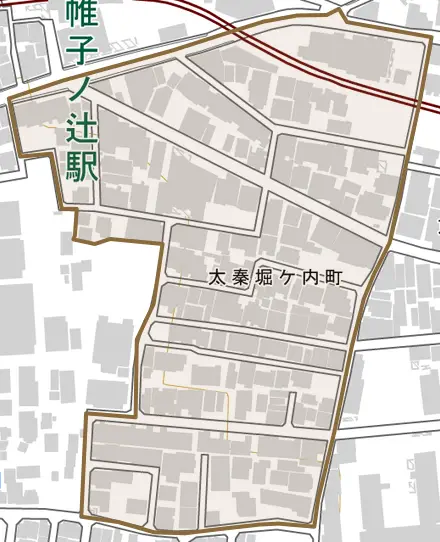 太秦堀ケ内町とその周辺の地図。町の範囲を重ねている