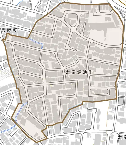太秦堀池町とその周辺の地図。町の範囲を重ねている