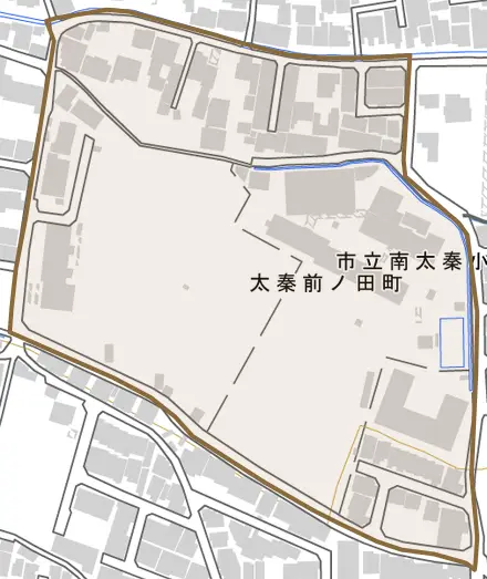 太秦前ノ田町とその周辺の地図。町の範囲を重ねている