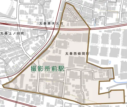 太秦西蜂岡町とその周辺の地図。町の範囲を重ねている