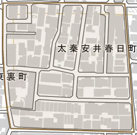 太秦安井春日町とその周辺の地図。町の範囲を重ねている