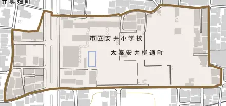 太秦安井柳通町とその周辺の地図。町の範囲を重ねている