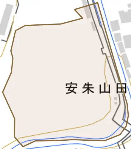 安朱山田とその周辺の地図。町の範囲を重ねている