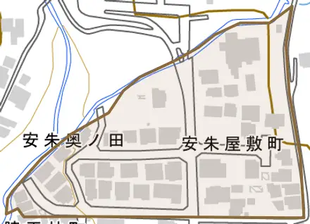 安朱屋敷町とその周辺の地図。町の範囲を重ねている