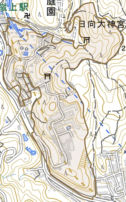 日ノ岡夷谷町とその周辺の地図。町の範囲を重ねている