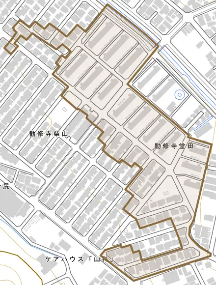 勧修寺堂田とその周辺の地図。町の範囲を重ねている
