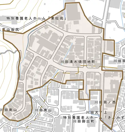 川田清水焼団地町とその周辺の地図。町の範囲を重ねている