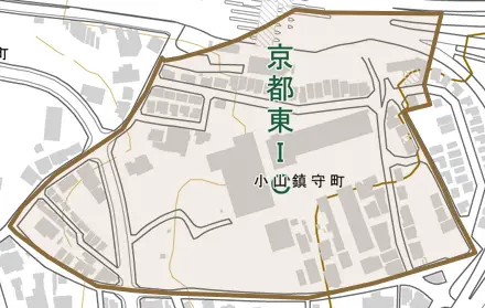 小山鎮守町とその周辺の地図。町の範囲を重ねている