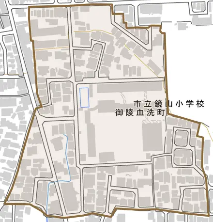 御陵血洗町とその周辺の地図。町の範囲を重ねている