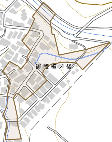 御陵檀ノ後とその周辺の地図。町の範囲を重ねている