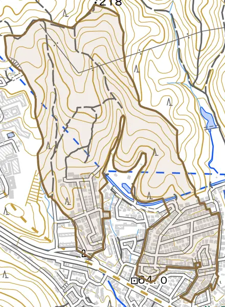 御陵封ジ山町とその周辺の地図。町の範囲を重ねている