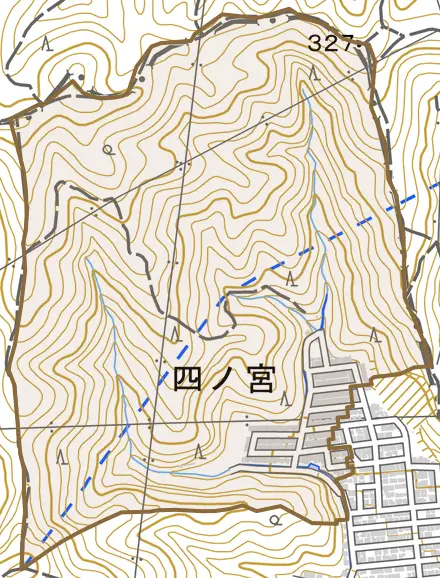 四ノ宮行者谷とその周辺の地図。町の範囲を重ねている