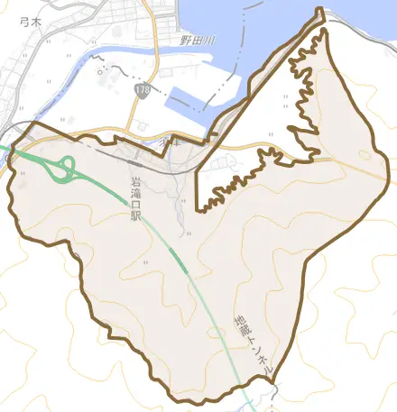 須津とその周辺の地図。町の範囲を重ねている